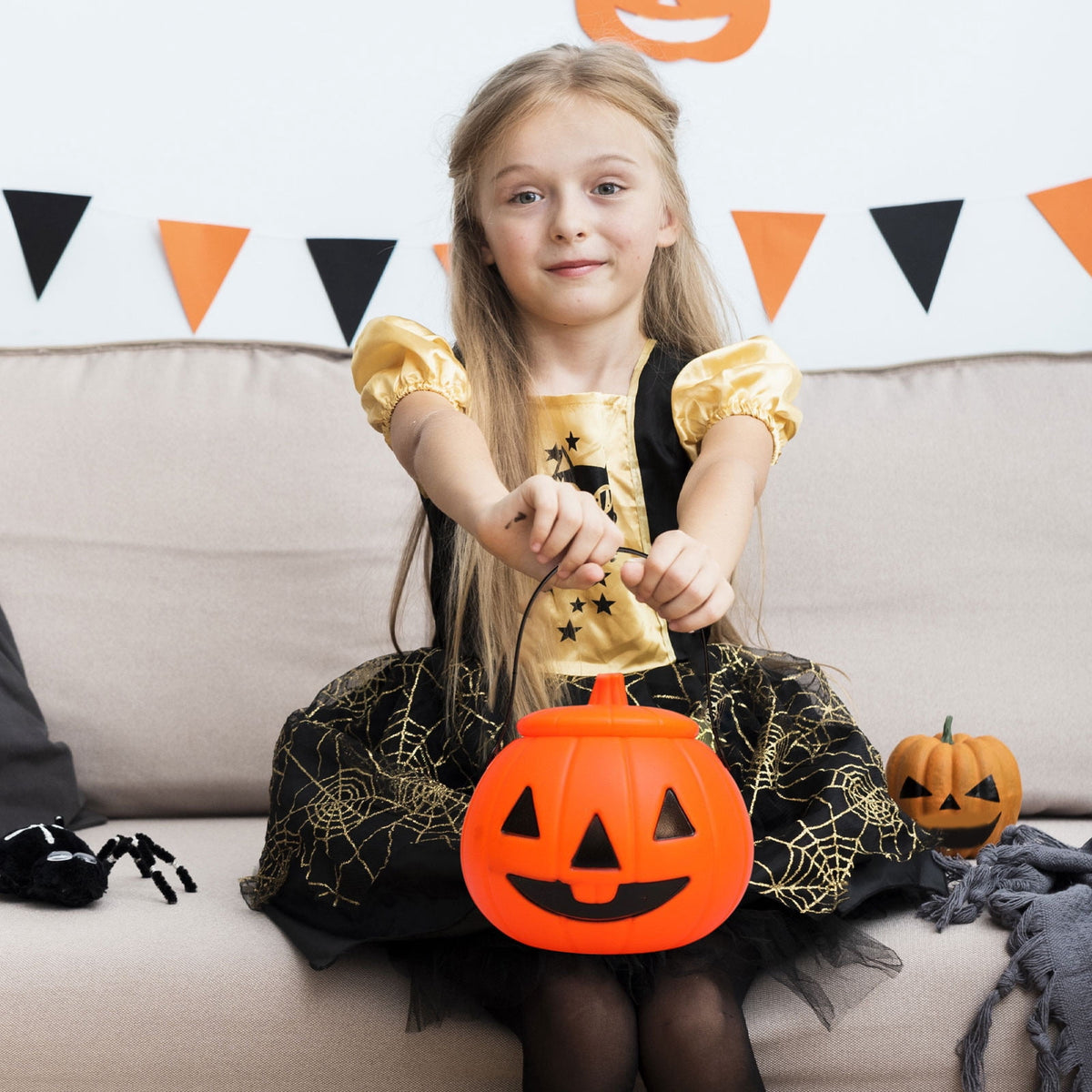 Kyusrd Trick or Treat Halloween Lantern Pumpkin Decoration Lighted Table Centerpieces Ornaments Spooky Pumpkin Prop Decor Decorative Wedding Candy Bowl Organizer Canisters