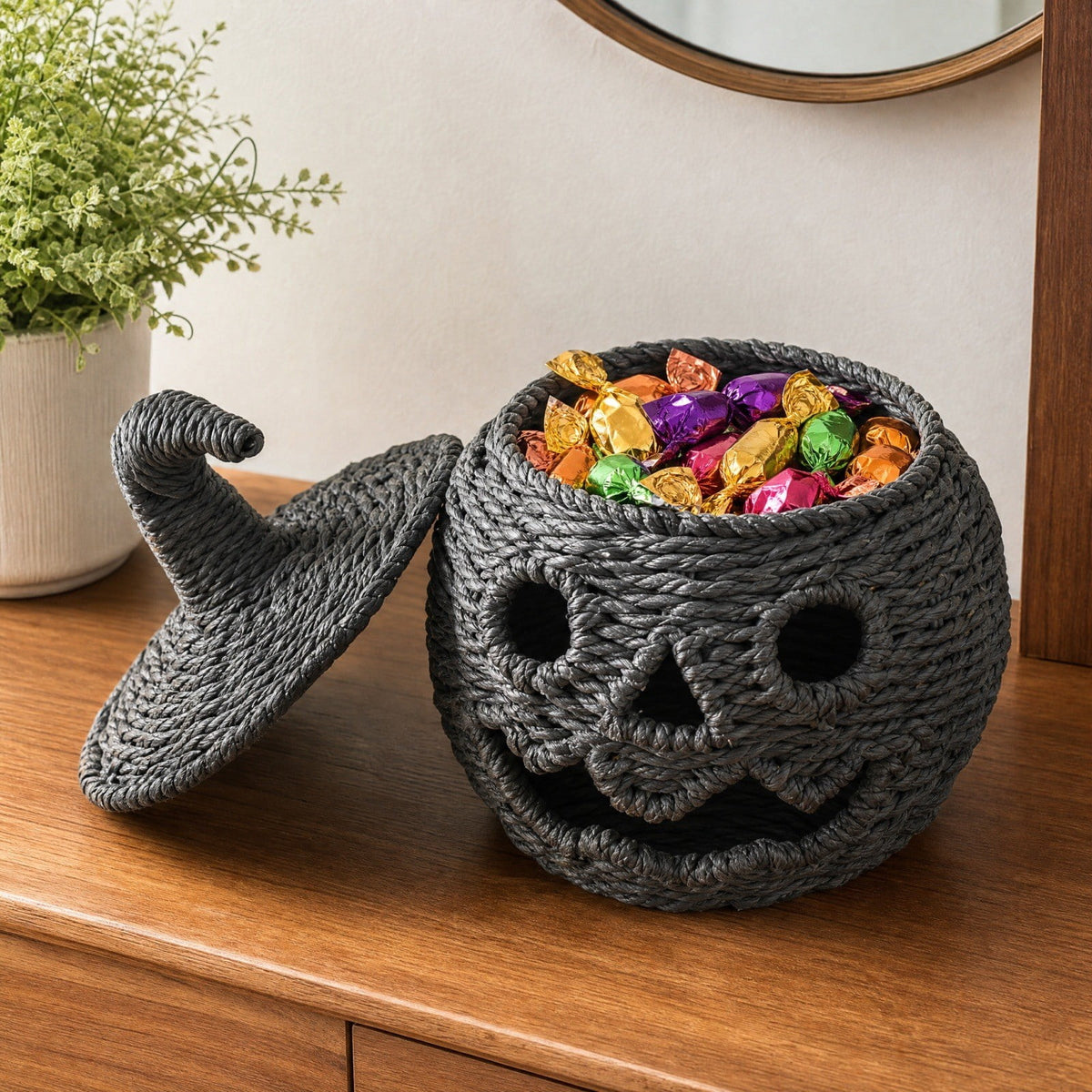 Sahpxhe Black Woven Pumpkin Basket with Lid Handmade Wicker Pumpkin Candy Baskets for Halloween Tabletop Mantel Candy Storage Decorations